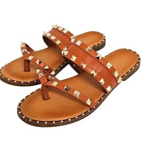 Madden Girl Womens Tan Silver Spiked Flip Flop Slip On Studded Flat Sandals Sz 8